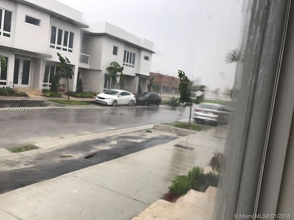 4th image of 10414 NW 64th Ter