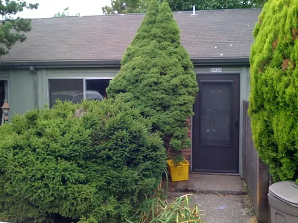 8924-8932 SE Ellis St, Portland, OR 97266