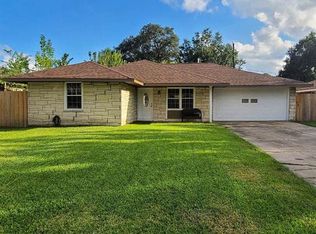 706 Sherwood Dr, Pasadena, TX 77502