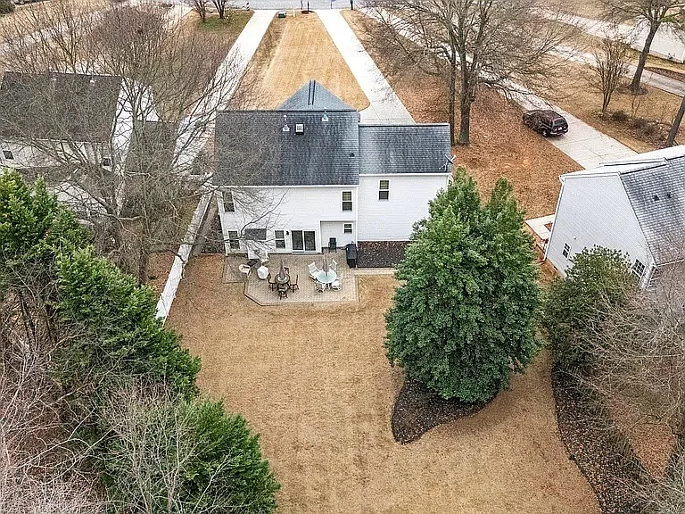 112 Bathurst Ln — Photo 31