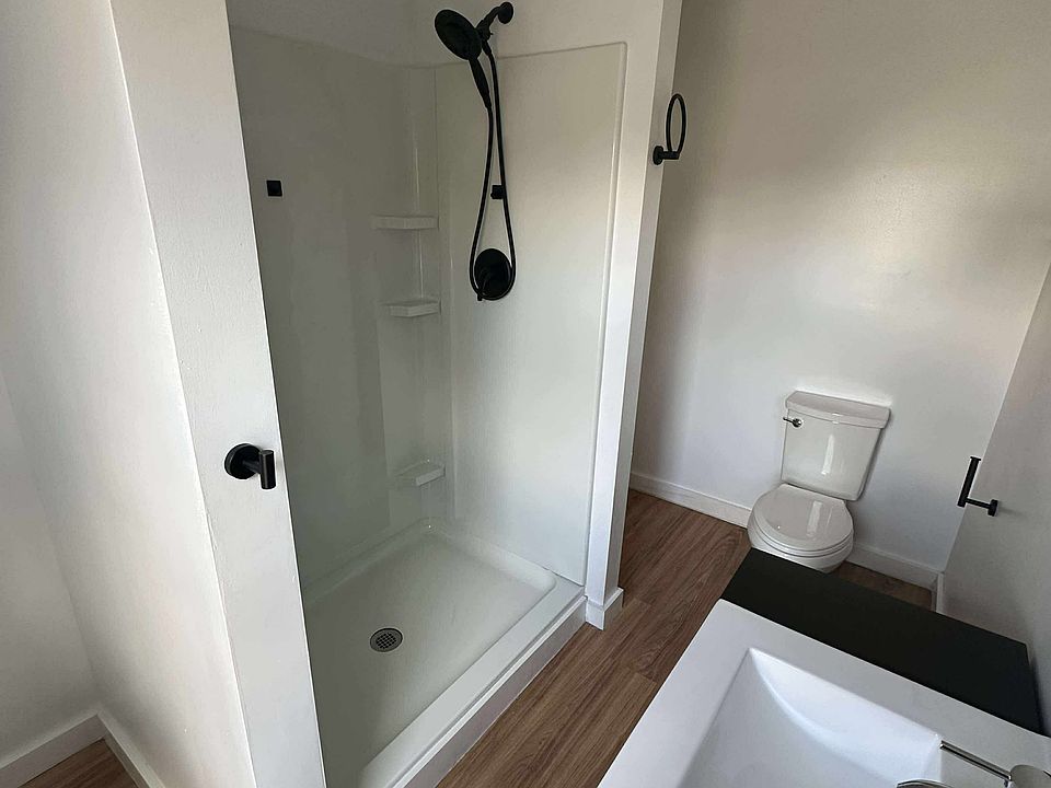 1st image of 13 Lincoln Dr
