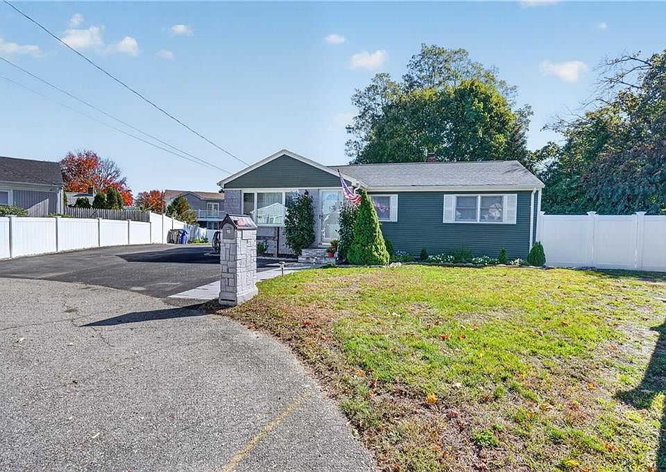 1st image of 10 Doran Dr