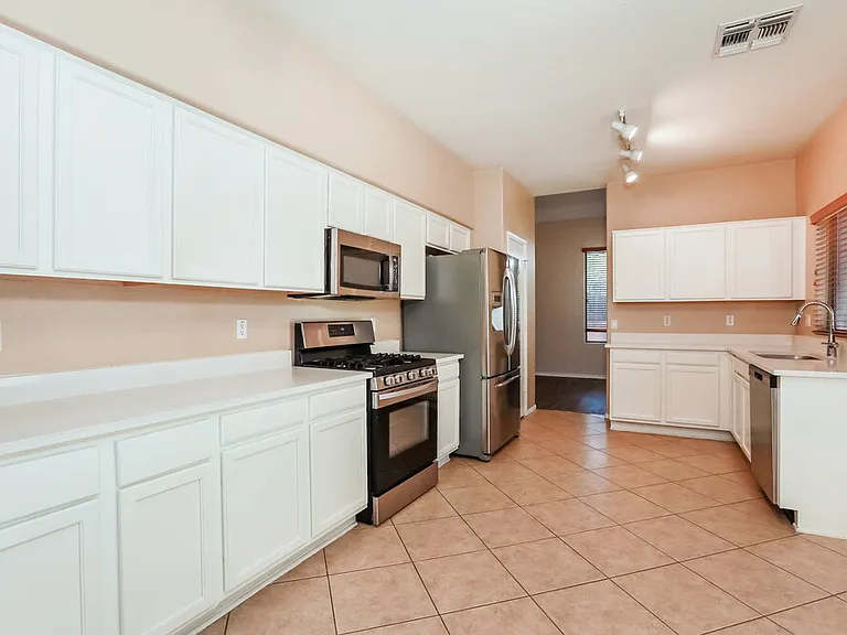 21299 E Lords Way — Photo 7