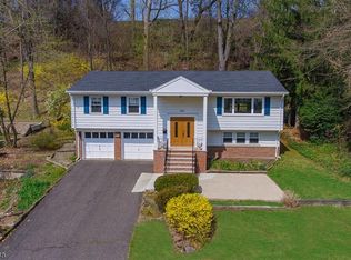 240 Hillcrest Rd, Ridgewood, NJ 07450