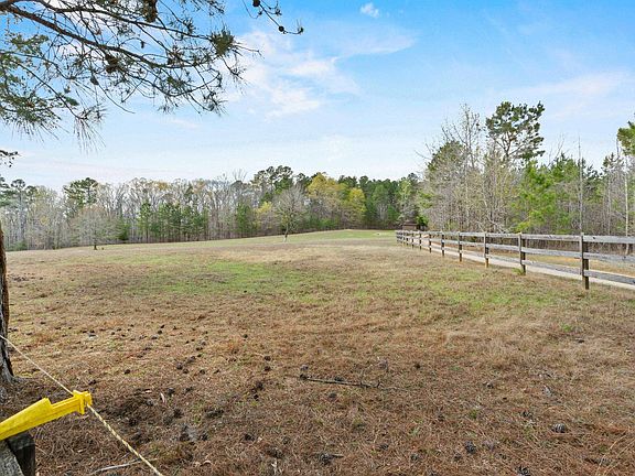 3rd image of 1778 White Rd