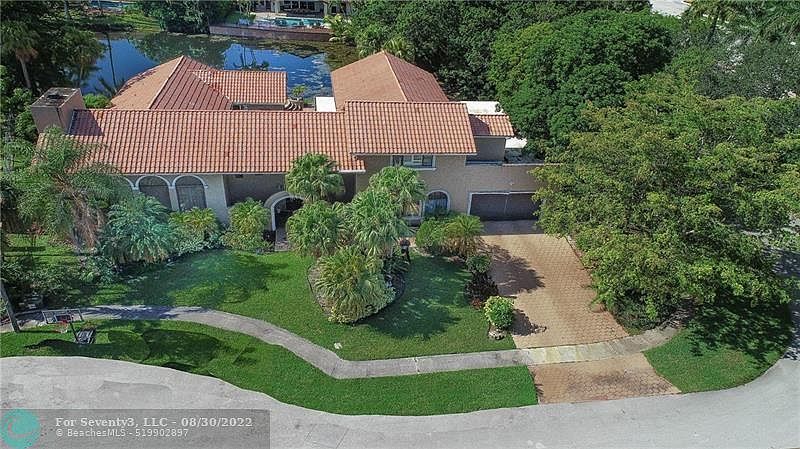 1st image of 10180 SW 1st Ct