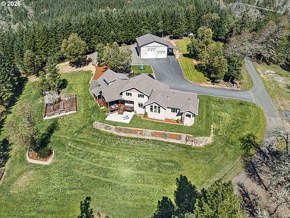 3rd image of 86404 Bailey Hill Rd