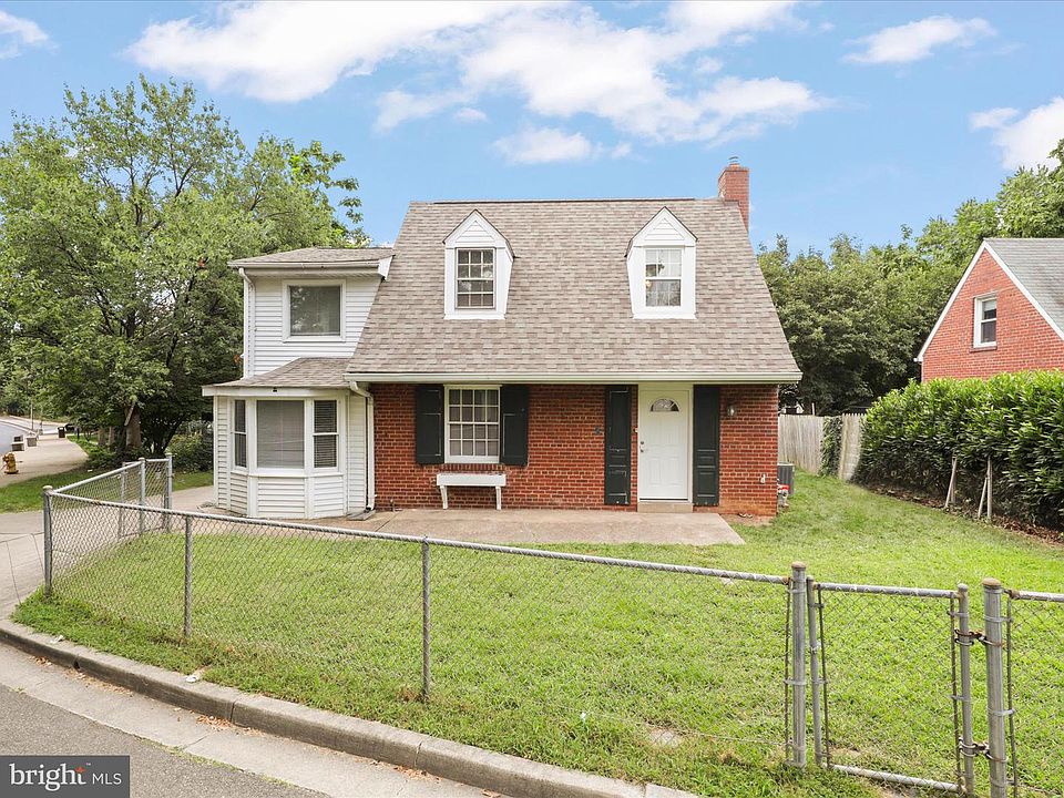 1st image of 2400 Arlington Blvd
