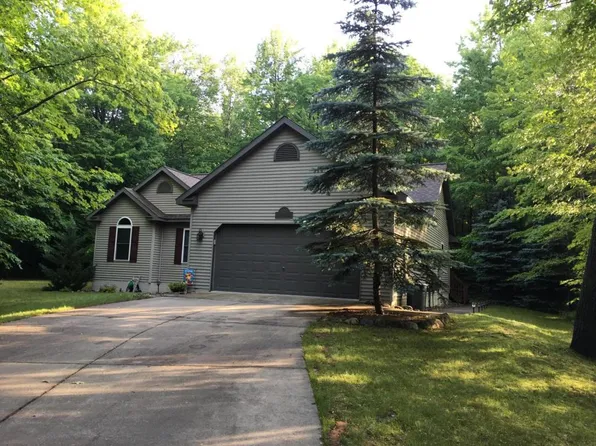 628 White Mountain Ln, Gaylord, MI 49735