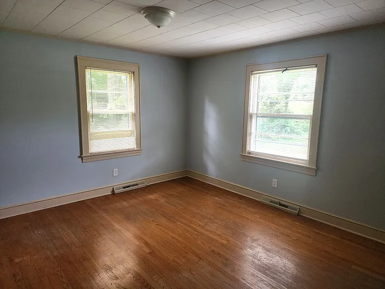 571 Lovers Ln — Photo 5