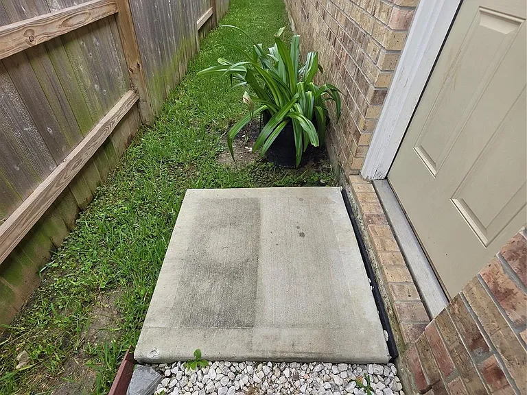 1942 Barrett Gables Dr — Photo 34