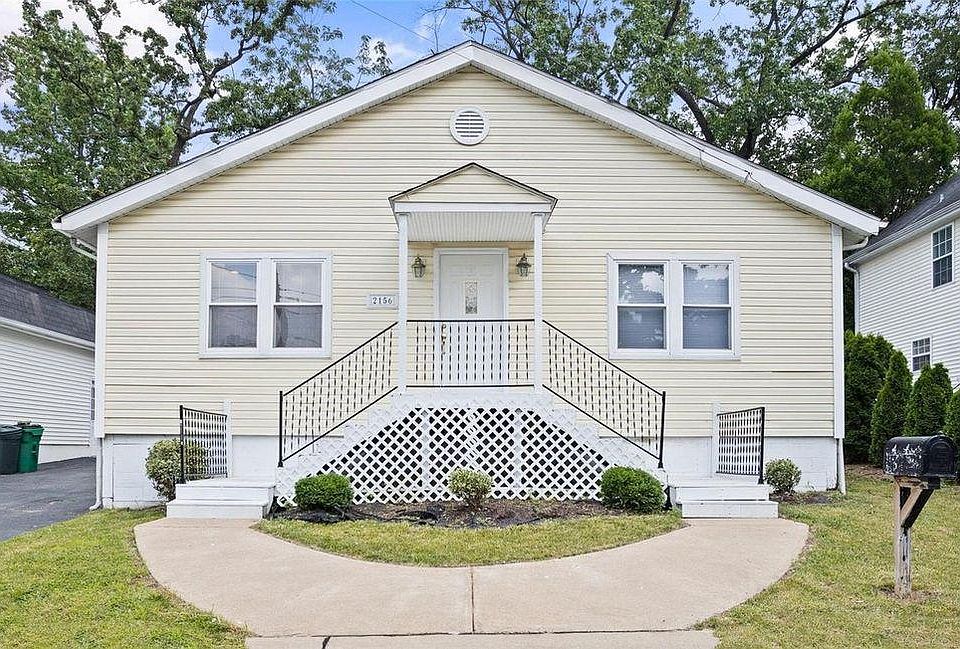 1st image of 2156 Lakeview Dr