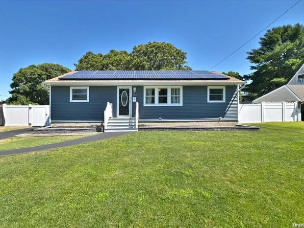 27 Garden Lane, Centereach, NY 11720