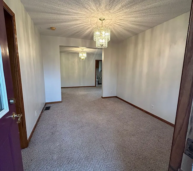 118-118.5 E Edwards St
