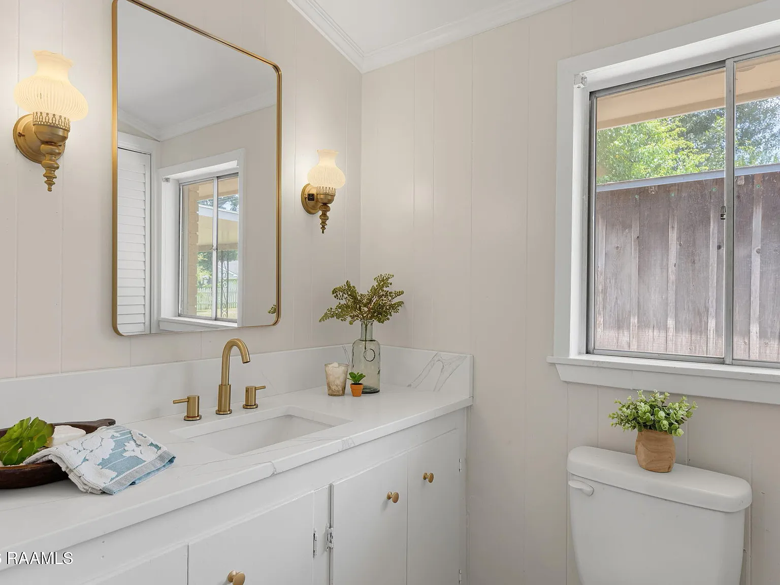 3 bed, 2.5 bath, 1900 sqft, $2,000 — Photo 3