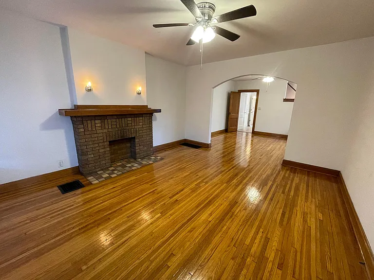 2998 Indianola Ave — Photo 3