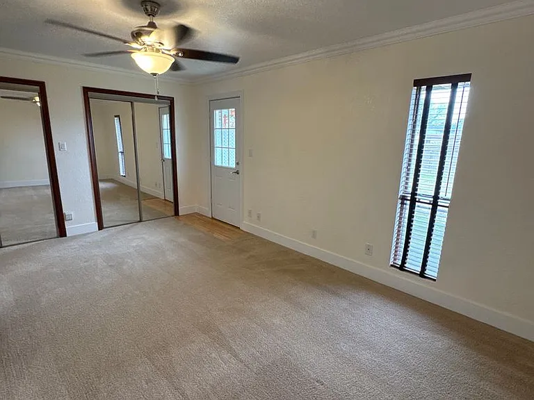 1317 Lexington Rd — Photo 23