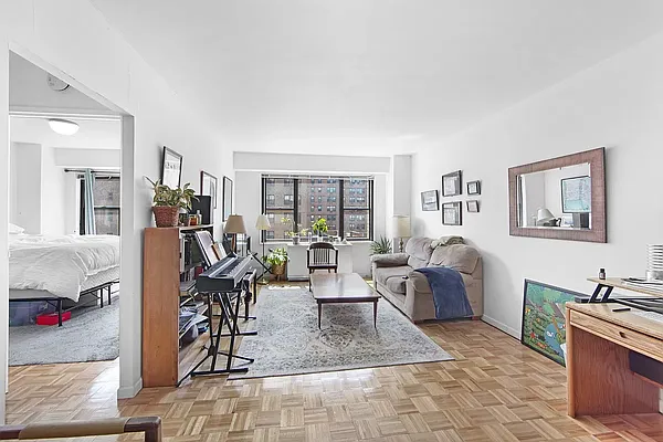 Rented by PocketBroker Inc | media 14