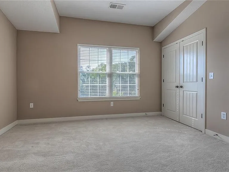 2804 Lake Ave — Photo 11