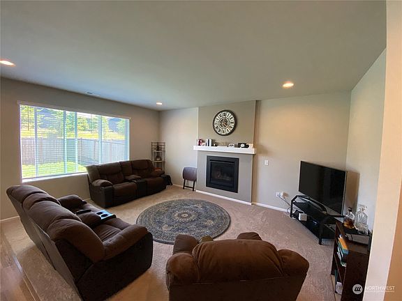 5th image of 2744 Cassius Street