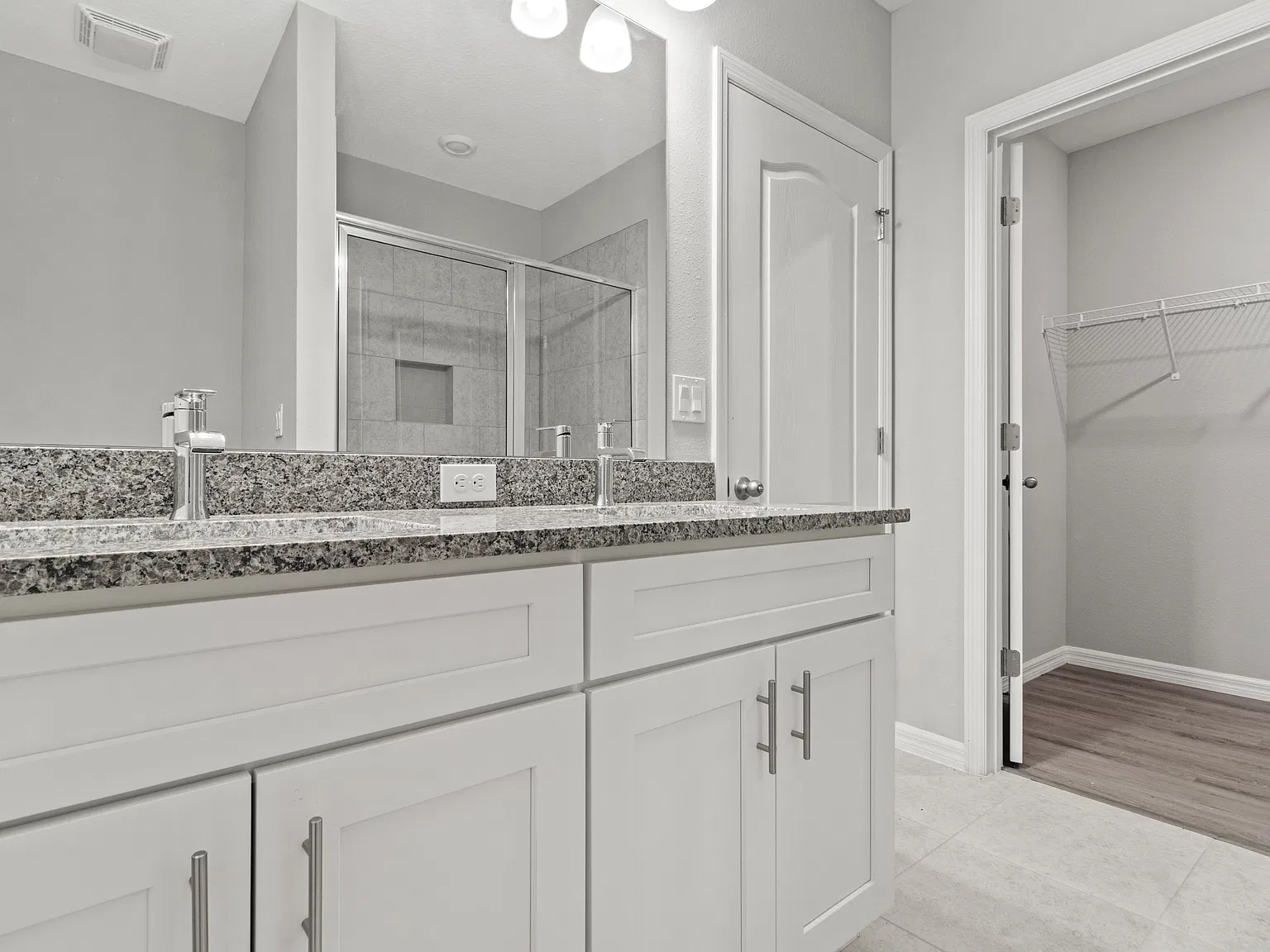 3 bed, 1300 sqft, $1,800 — Photo 2