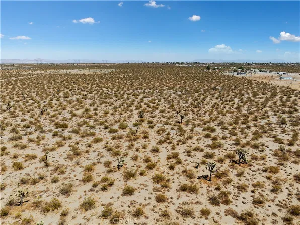 2 Wintergreen Rd, Pinon Hills, CA 92372