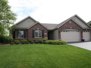 642 Birchwood Dr, Yorkville, IL 60560