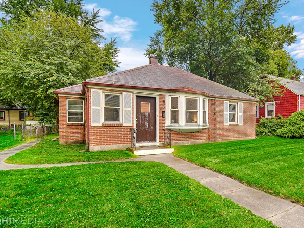 158 W Ivanhoe Ter, Riverdale, IL 60827