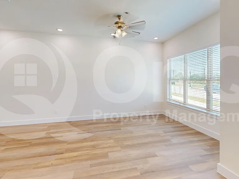 313 Buck Ridge Dr — Photo 7