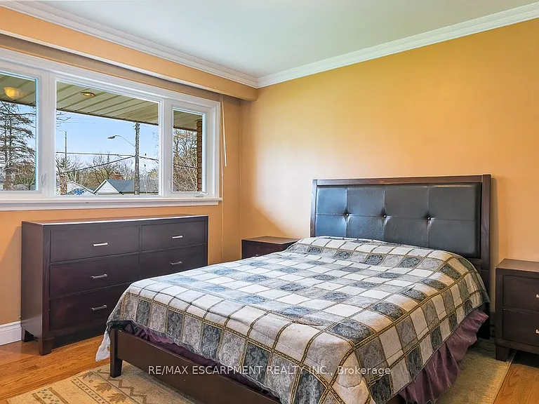 1546 Lorne Wood Rd — Photo 14