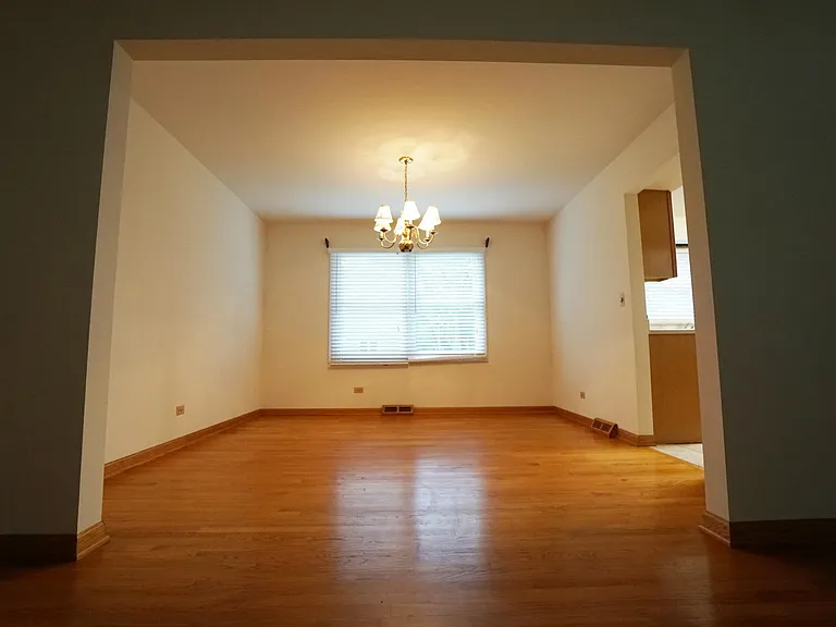 6S546 Sussex Rd — Photo 7
