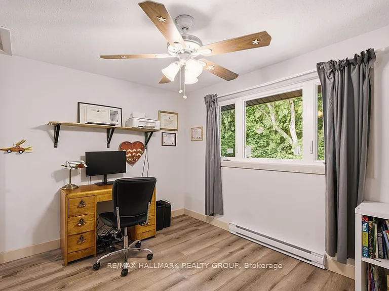 67 Grady Cres — Photo 27