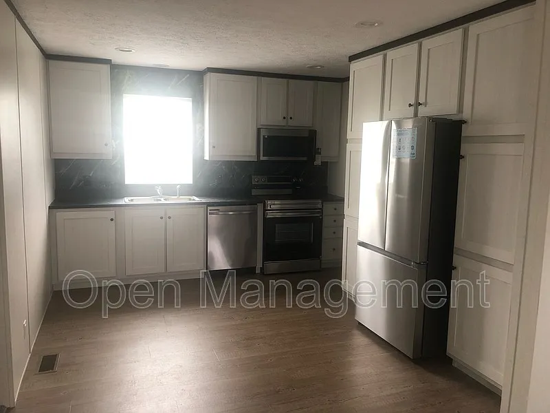 Parma Estates Mobile Home Community — Photo 3