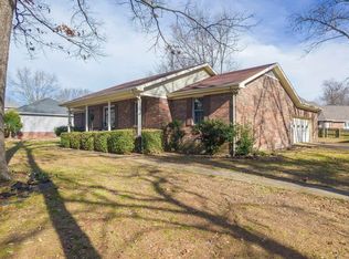 112 Landrum Dr, Martin, TN 38237