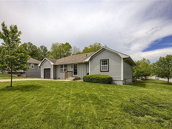 2nd image of 5424 NW Pennington Ln