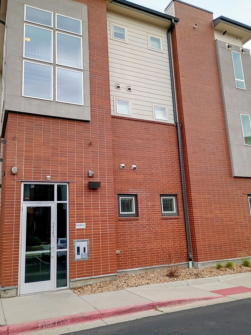 14301 E Tennessee Ave — Photo 2
