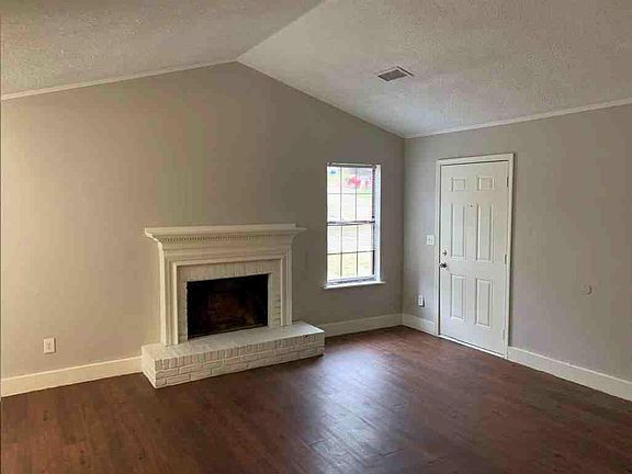 3rd image of 2137 Valley Oaks Dr SE #2137