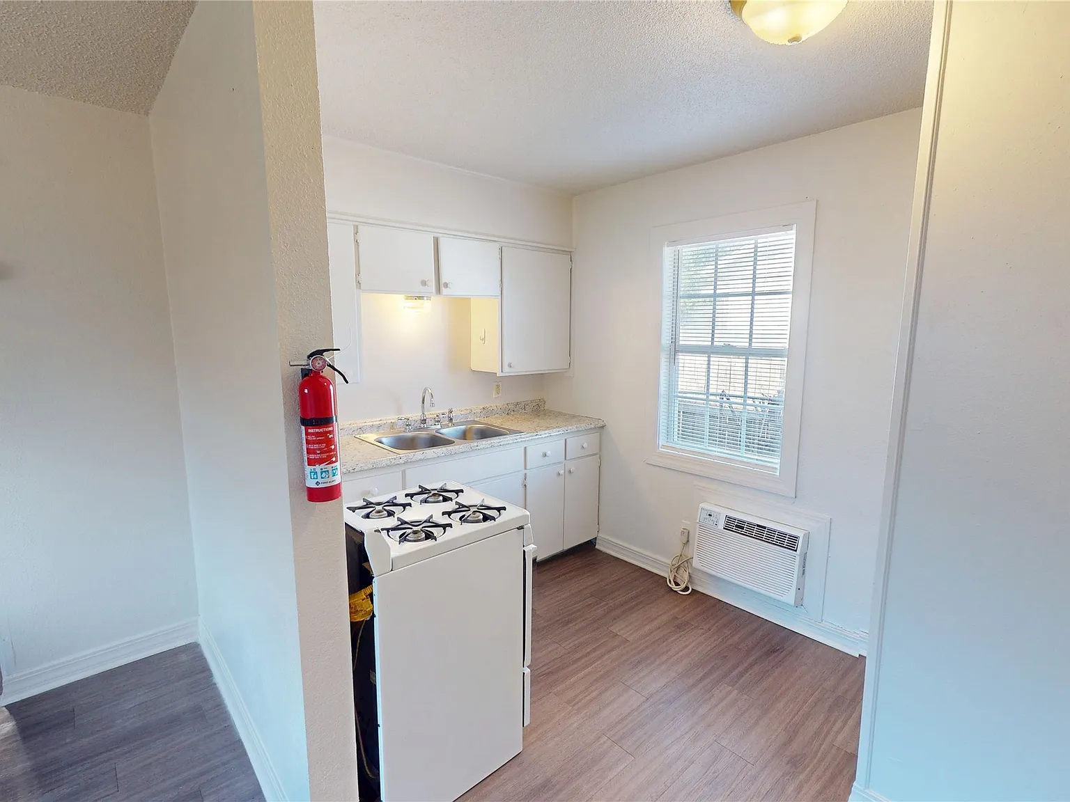 1 bed, 1.0 bath, 550 sqft, $795 — Photo 4