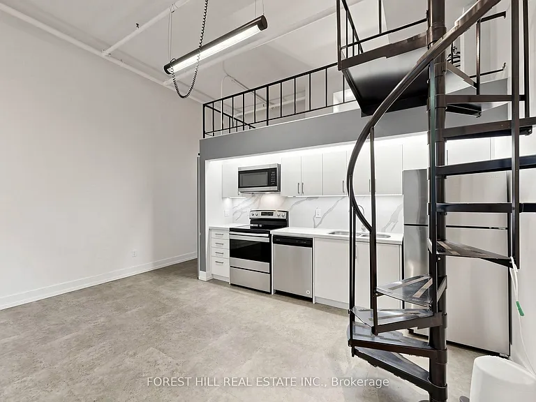 21 Nassau St #301 — Photo 4