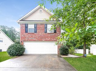 260 Valley View Dr, Fairburn, GA 30213
