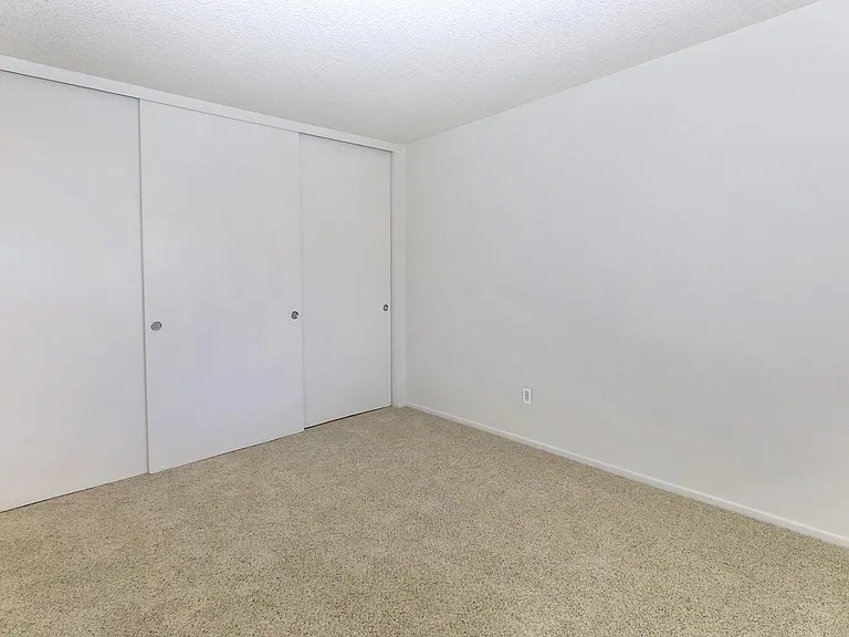 Mountain Creek Apartments — Photo 11