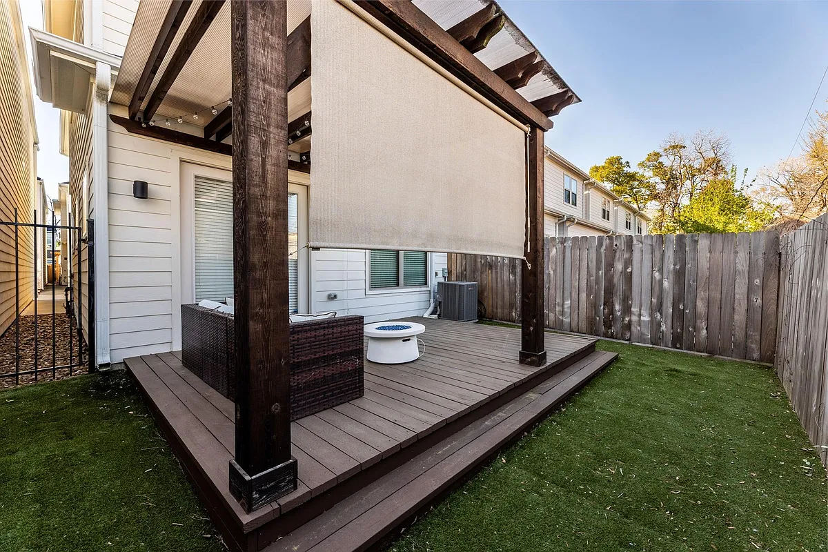 Building Photo - 806 Thornton Rd #B
