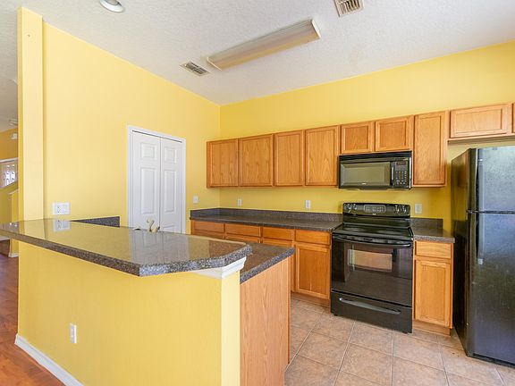 5th image of 2440 Temple Grove Ln
