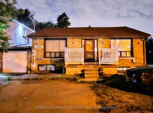 898 Kennedy Rd, Toronto, ON M1K 2E8