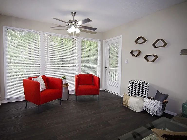Berkeley Landing Apartments — Photo 8