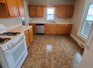 811 E 24th Ct, Des Moines, IA 50317