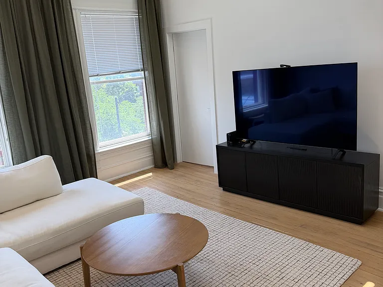 1856 W Chicago Ave #4F — Photo 11