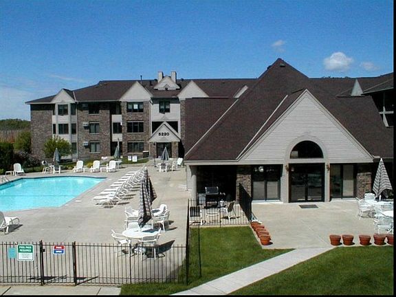 3rd image of 5200 Lincoln Cir #1928364