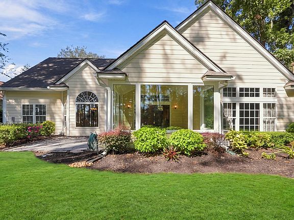 5th image of 8 Haddington Ct