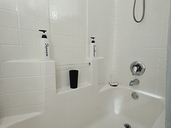3rd image of 7105 Galleta Ct